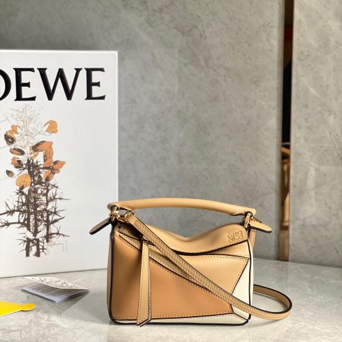 LLoewe Handheld messenger bag