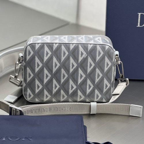 D Shoulder bag