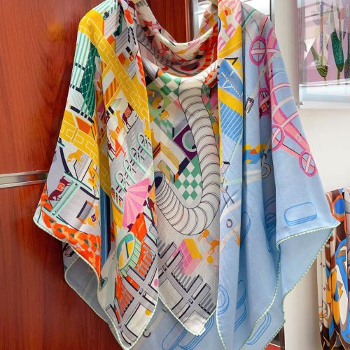 HH scarf