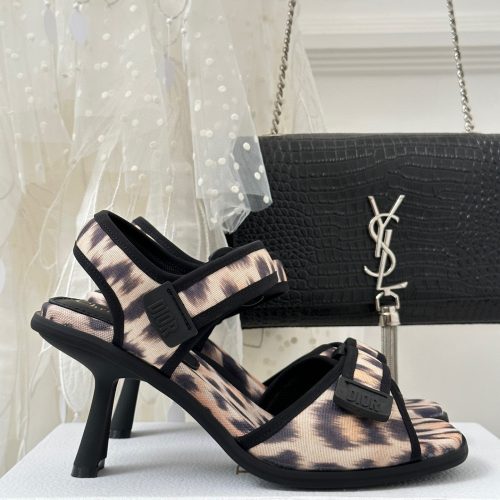 DD sandals
