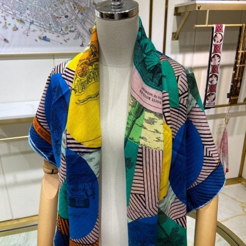 HH scarf