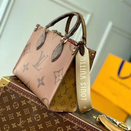 Fashionable leather bag for women