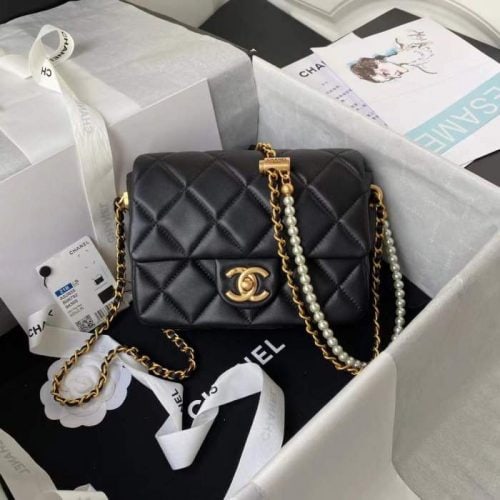Fashionable leather bag for women