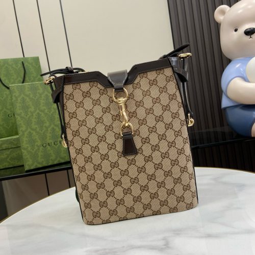 Medium size bucket shoulder backpack
